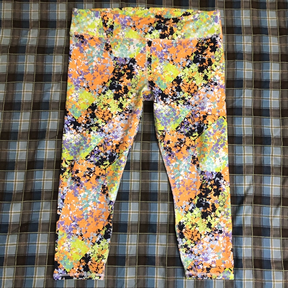 Fabletics Powerhold Multi Colored Splatter Capri Leggings XXL